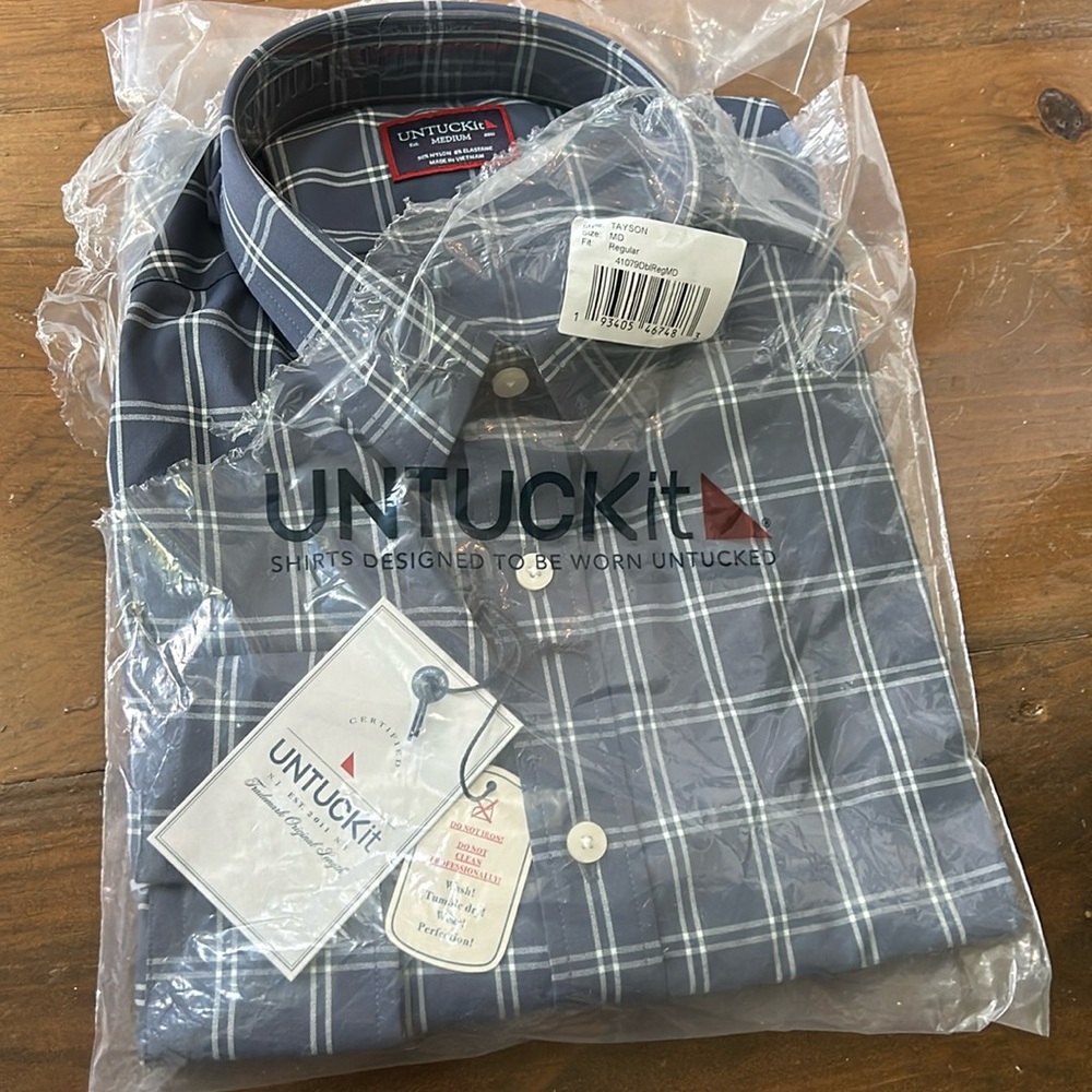 Untuckit navy and white plaid button down shirt never worn new with tags